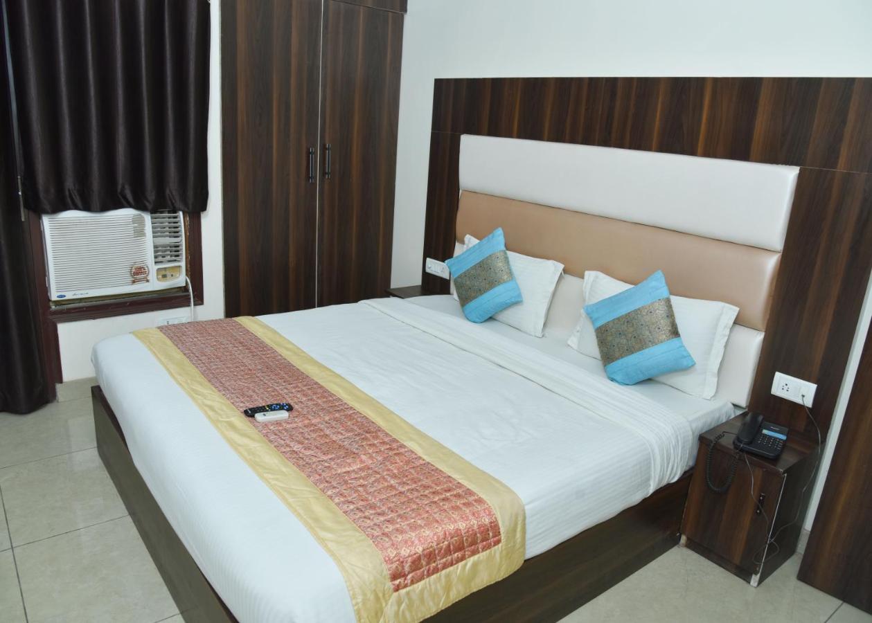 Hotel Classic Plaza At Delhi Airport Neu-Delhi Exterior foto