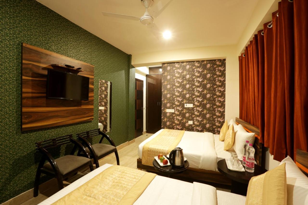 Hotel Classic Plaza At Delhi Airport Neu-Delhi Exterior foto